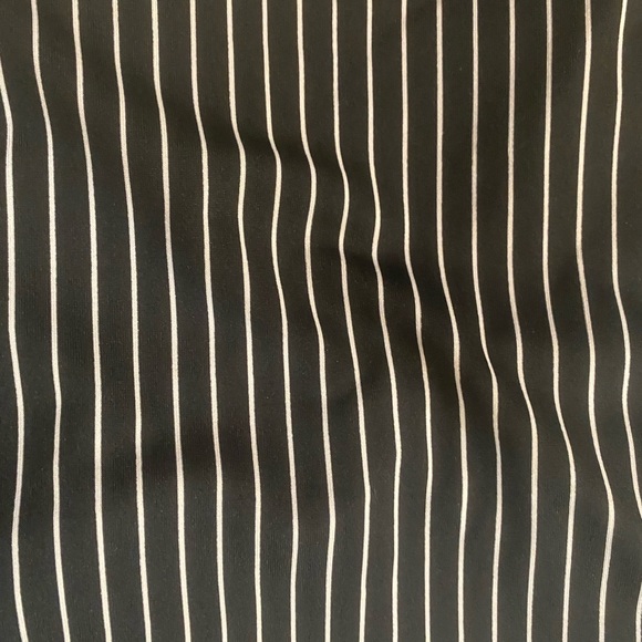 Pinstriped long sleeve crop top - Picture 6 of 6